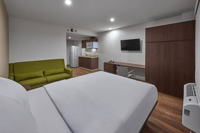 Handicap room Extended Suites Monterrey Airport Hotel